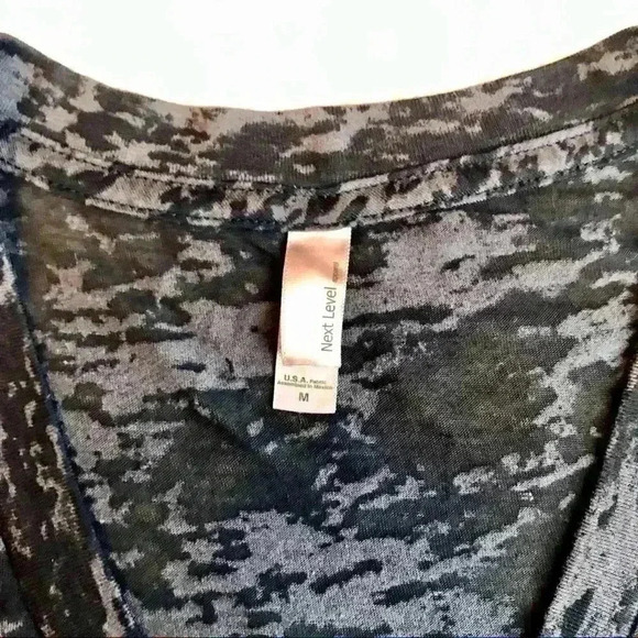 🦋NEXT LEVEL “Triple Mag” Heather Light V-Neck Tee - Picture 4 of 8